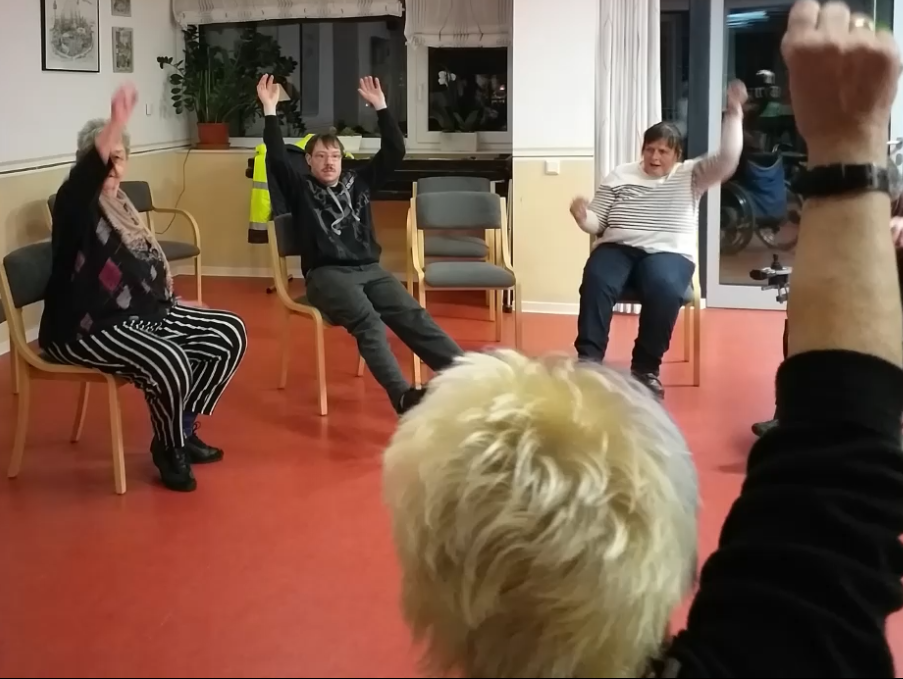 Blick in die Runde Schwitzen im Sitzen